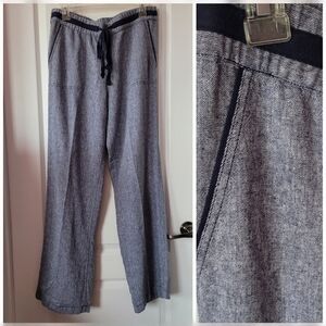Caslon Women's  Casual Pants Size Medium Blue White